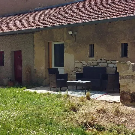 Ecrin De Nature Et Source D'arts * Saulx-les-Champlon