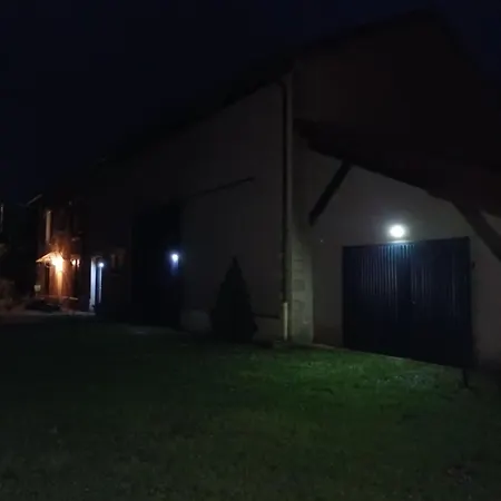 아파트 Ecrin De Nature Et Source D'arts Saulx-les-Champlon