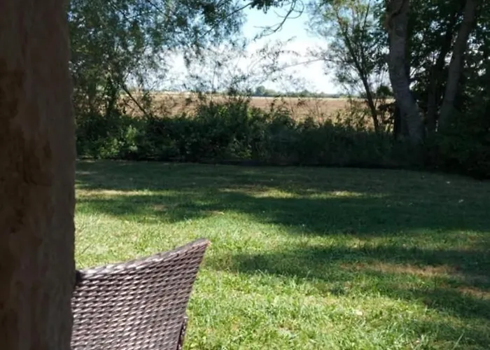 Ecrin De Nature Et Source D'arts * Saulx-les-Champlon